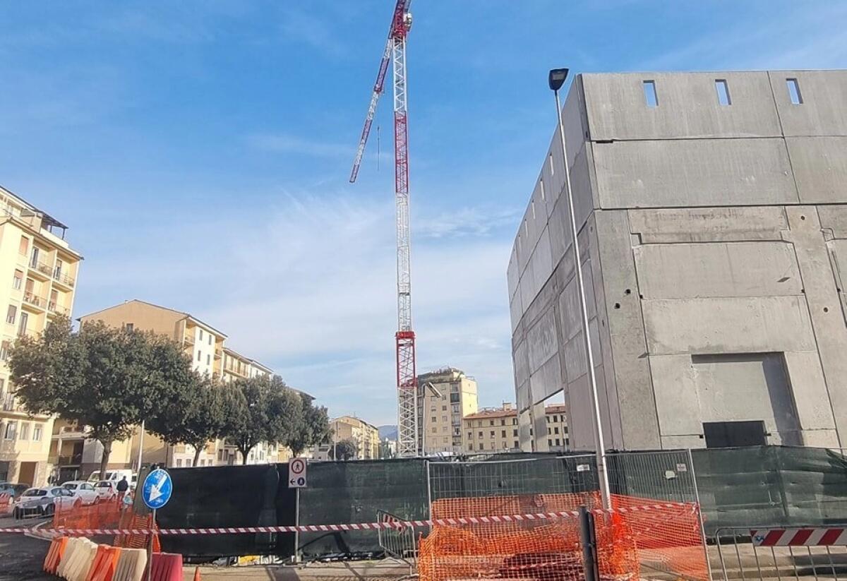Tragedia nel cantiere Esselunga in Via Mariti a Firenze, la Fiorentina esprime la propria vicinanza - 