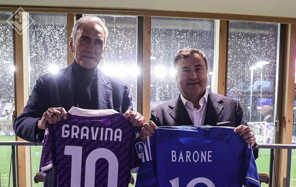 Al Viola Park Gravina con la maglia della Fiorentina e Joe Barone con la maglia della Nazionale - 