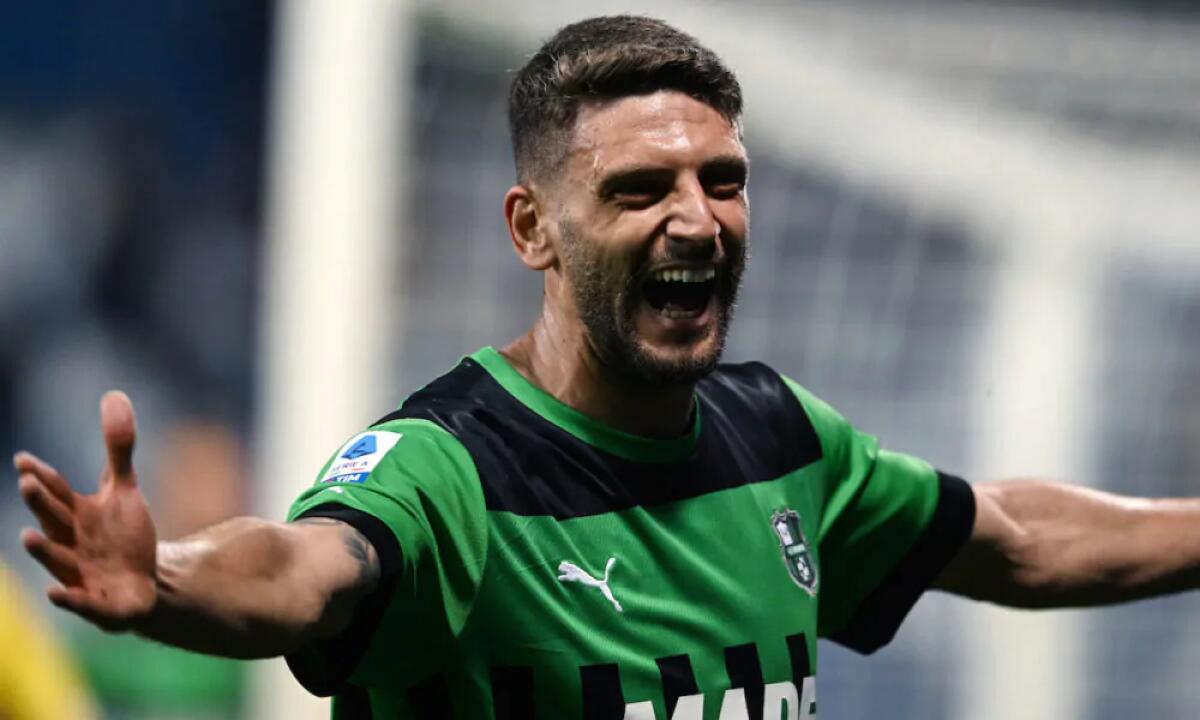 Nemmeno la Juventus riesce a strappare Berardi al Sassuolo, rifiutata offerta da 20 milioni più Soulè - 