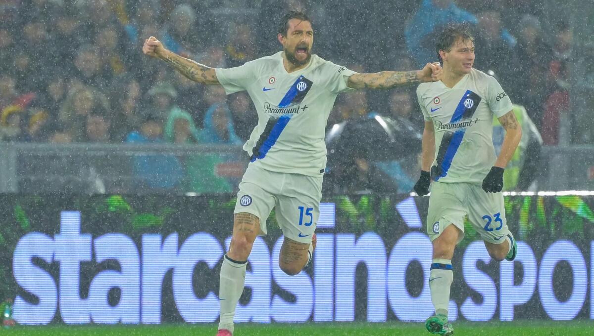 L'Inter fa un grande regalo alla Fiorentina, dà 4 gol alla Roma e stravince allo stadio Olimpico - 