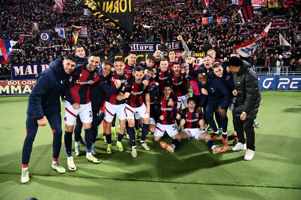 Il Bologna c'è, 4-0 al Lecce, con la Fiorentina mercoledì sarà spareggio con vista Champions - 