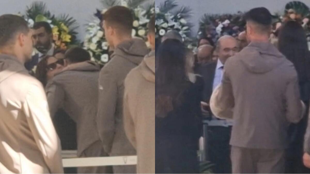 VIDEO, i giocatori della Fiorentina per l'ultimo saluto a Barone. Abbracci con Commisso e la famiglia di Joe - 