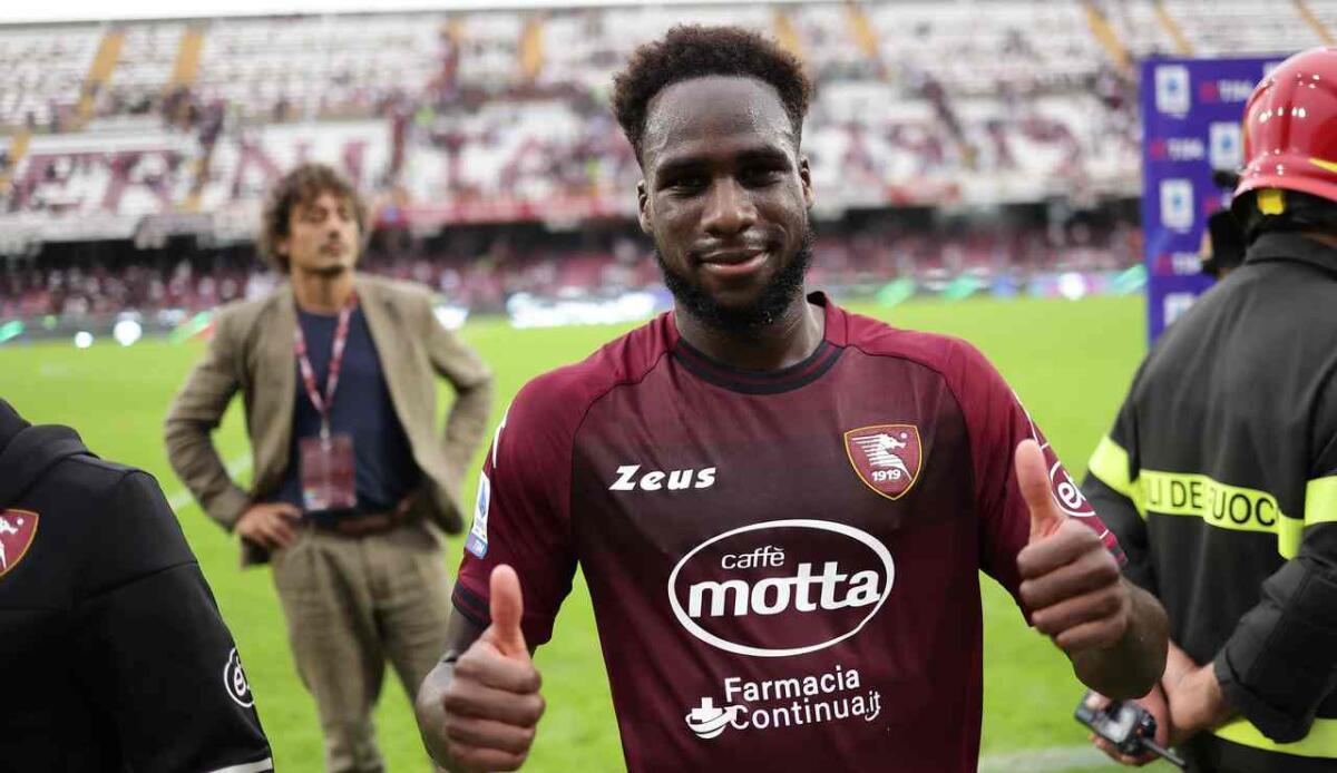 Dia, la Salernitana mette fuori rosa l'attaccante e chiederà una multa pari alla metà del suo stipendio - 