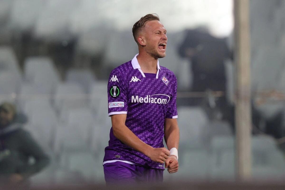 Barak è l'uomo di Coppa! Fiorentina ai quarti di Conference. Che brivido nel finale, finisce 1-1 - 