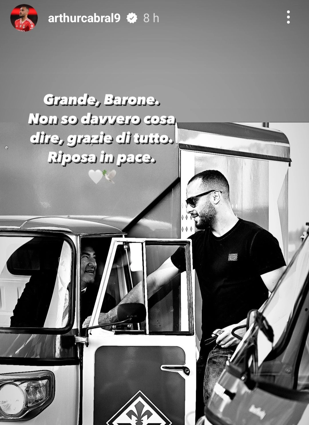 Cabral scrive: "Grande Barone. Non so davvero cosa pensare. Grazie di tutto, riposa in pace"