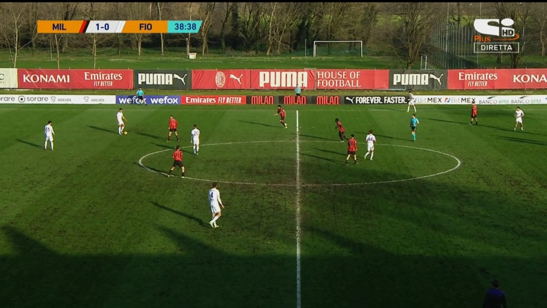 Le condizioni del campo del Milan dove sta giocando la primavera della Fiorentina sono imbarazzanti