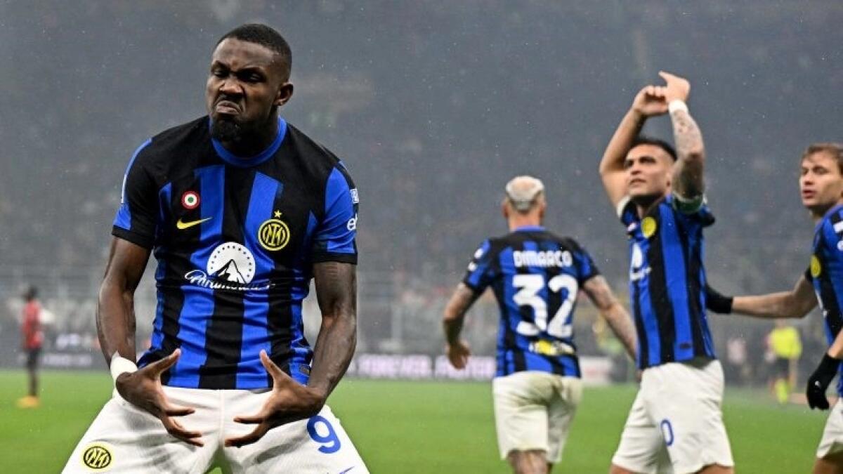 La vendetta rossonera, a S.Siro musica techno per coprire la festa scudetto dell'Inter - 