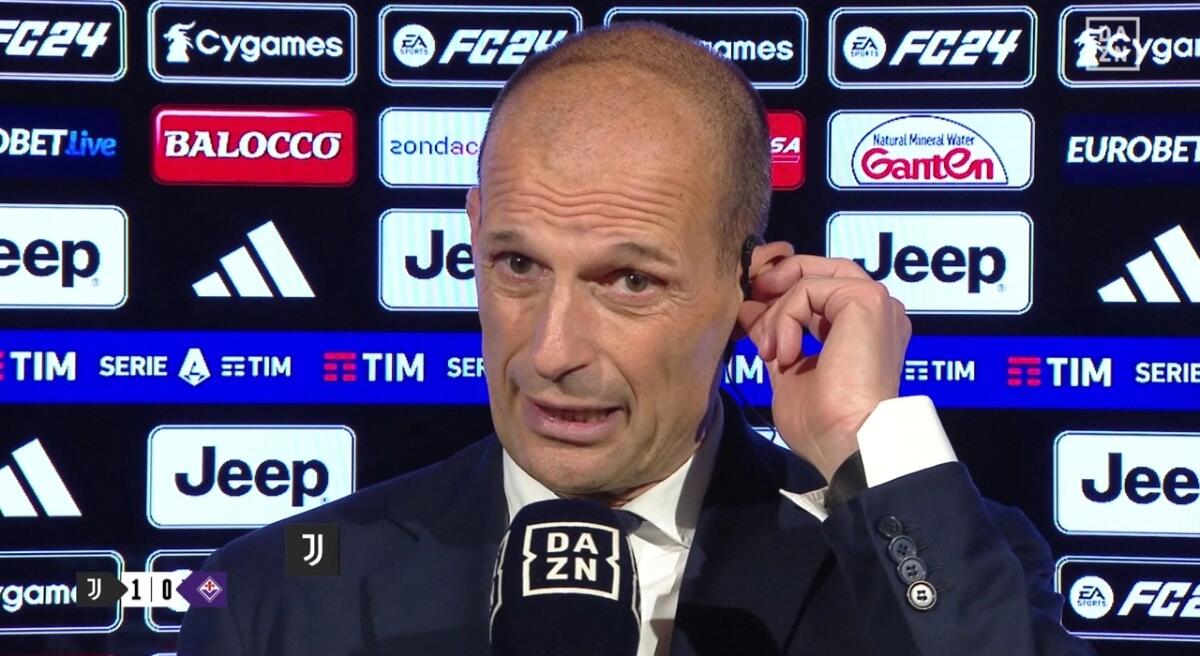 Allegri: "Nel secondo tempo ci è andata bene, noi cerchiamo di schiacciare l'avversario nella loro area." - 
