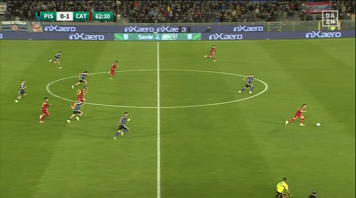 Solo un difensore e tutti davanti: il Pisa di Aquilani prende gol con difesa altissima, contropiede e rete