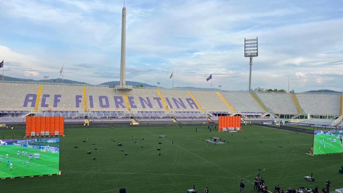 Primi cori e fuochi d'artificio al Franchi. I maxischermi sono 5, la disposizione è diversa rispetto al 2023 - 