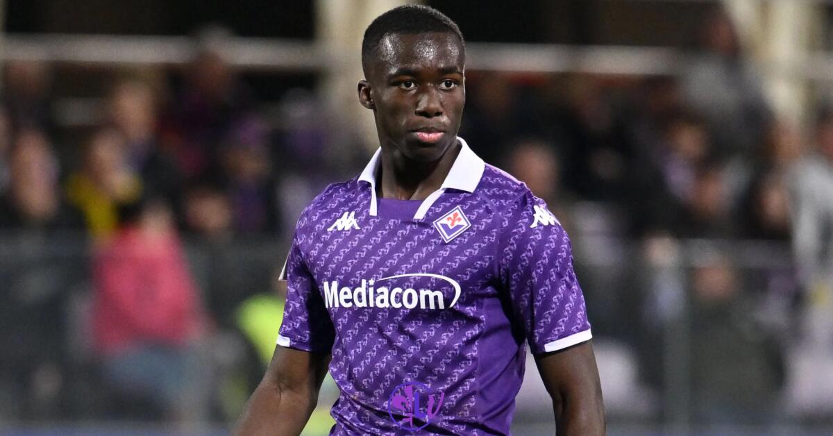 Ag. Kayode: "Avrà un gran futuro. Ovvio che un 2004 in A riempia i taccuini degli scout" - Firenze, Stadio Artemio Franchi, 03.04.2024, Fiorentina-Atalanta, foto Lisa Guglielmi. Copyright Labaroviola.com