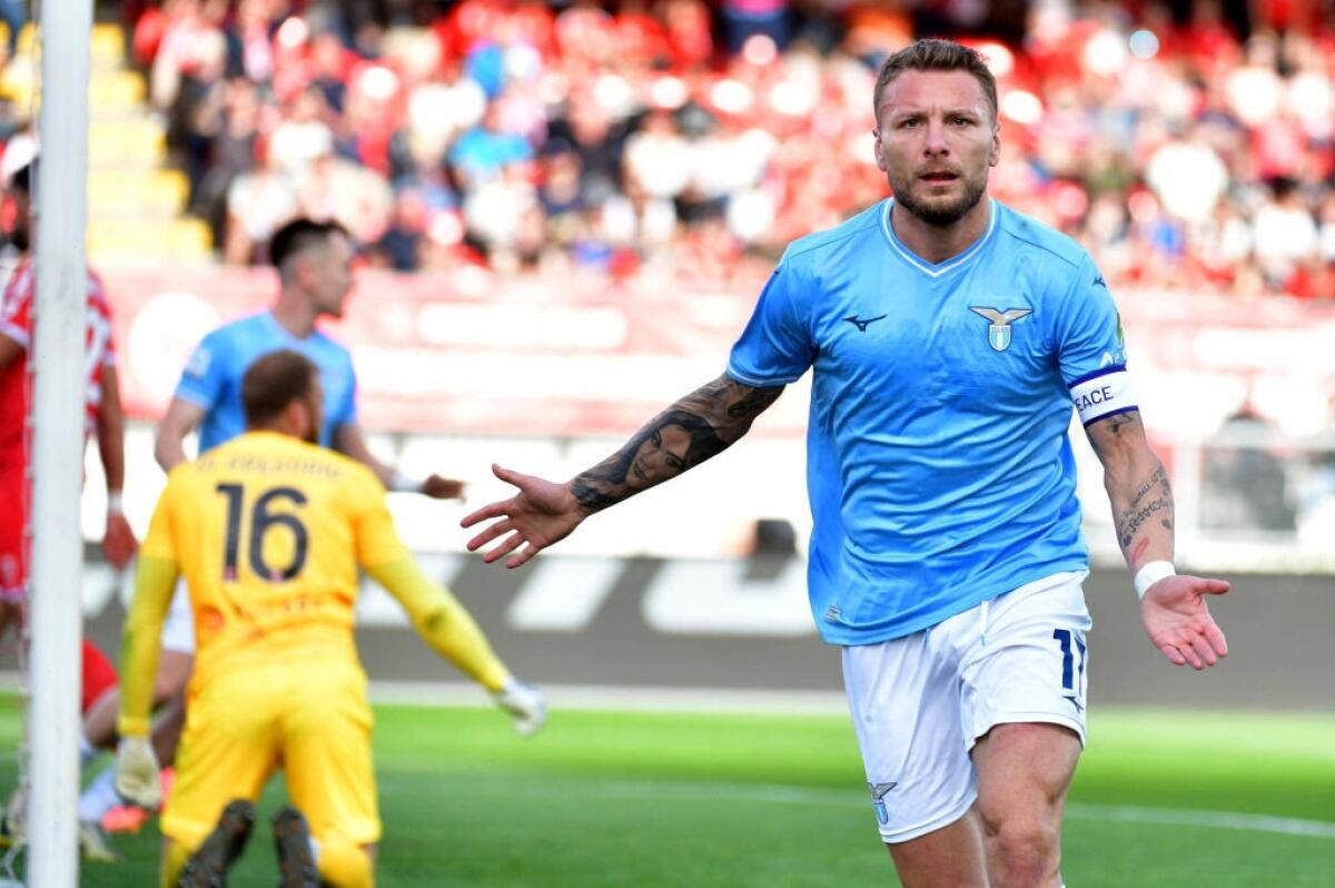 La Lazio pareggia a Monza, adesso è a +6 dalla Fiorentina che però ha 2 partite in meno - 