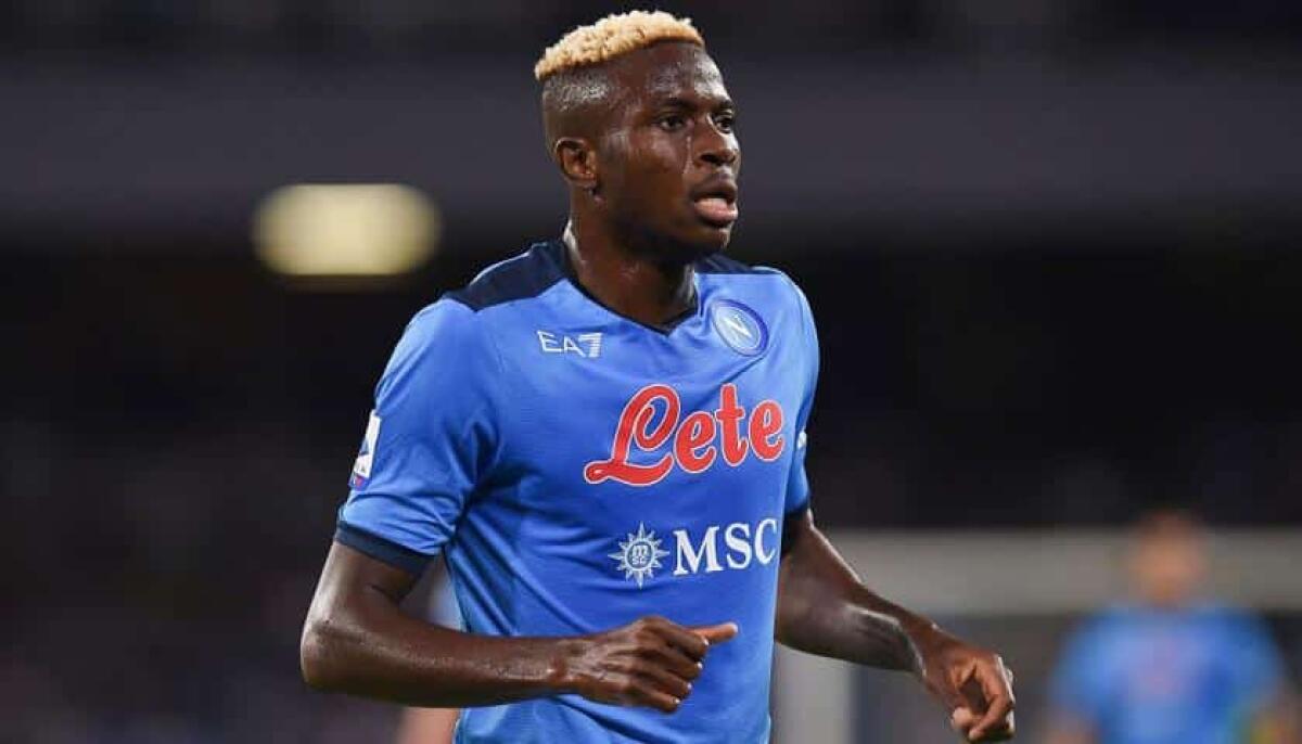 Osimhen verso il forfait per Fiorentina-Napoli: l'attaccante non ha recuperato dall'infortunio - 