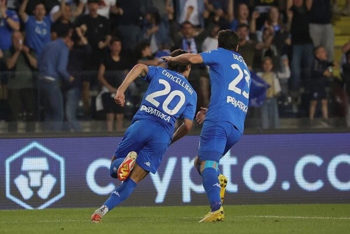 Tutto secondo copione, la Roma regala la vittoria all'Empoli che si salva. Baldanzi non schierato - 