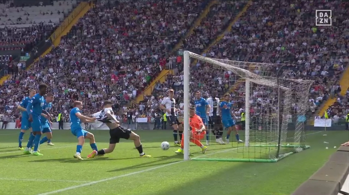 Il rigore per l'Udinese è netto e solare ma Nicola si lamenta: "L'arbitro ci ha penalizzato"