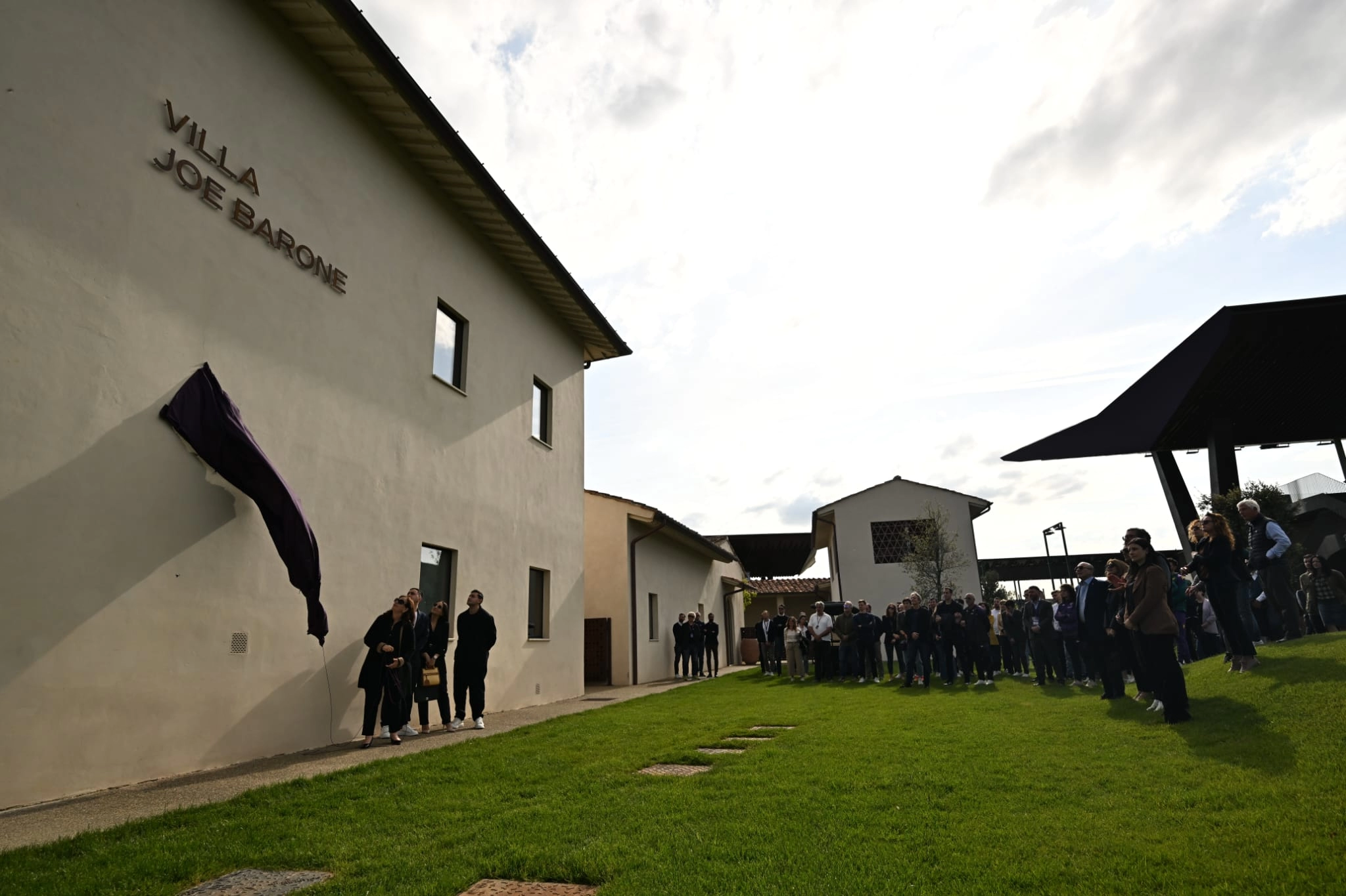 Oggi la Villa del Viola Park è stata intitolata a Joe Barone. Presente la famiglia e Commisso