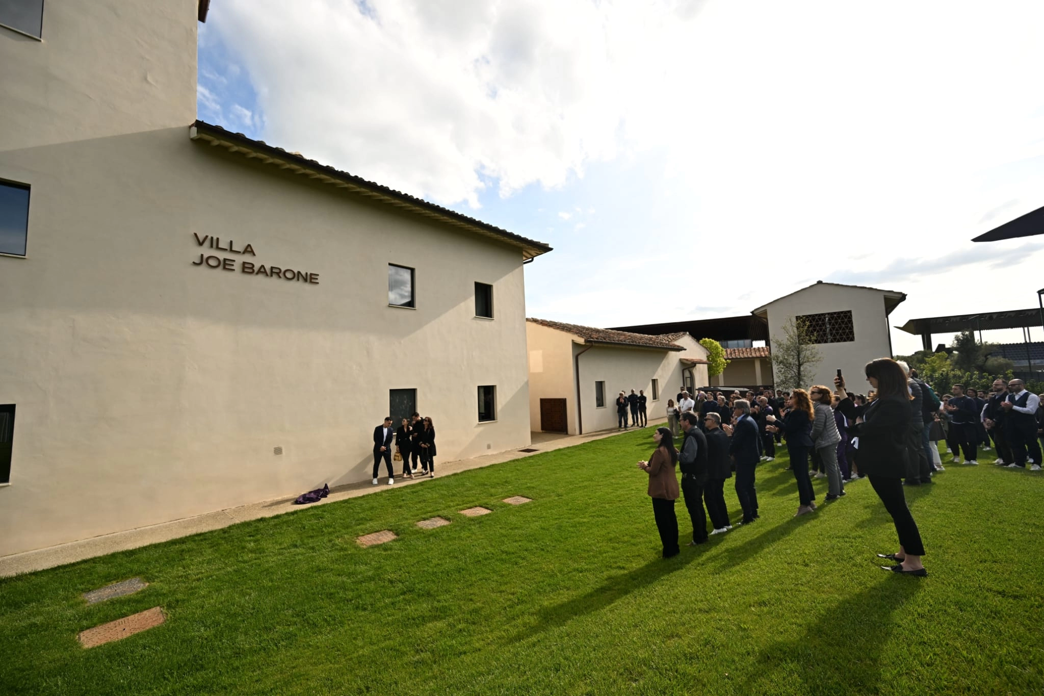 Oggi la Villa del Viola Park è stata intitolata a Joe Barone. Presente la famiglia e Commisso