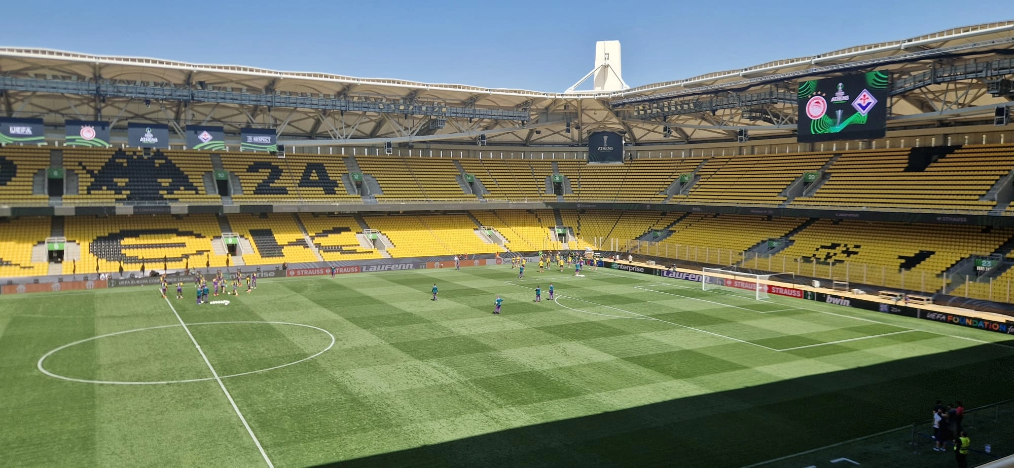 La Fiorentina è nello stadio della finale. Discorso di Italiano prima della rifinitura, tutti presenti