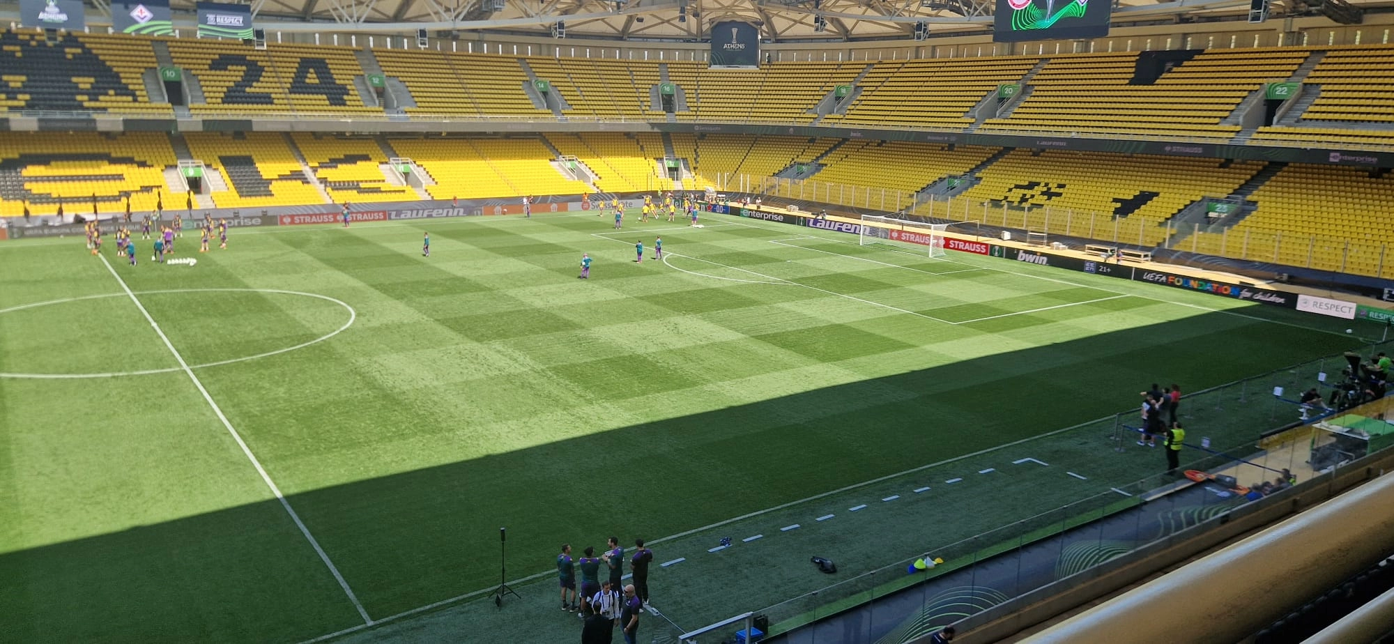 La Fiorentina è nello stadio della finale. Discorso di Italiano prima della rifinitura, tutti presenti