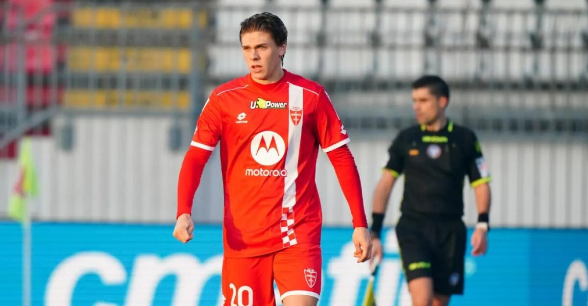 Agente Zerbin: "Il suo futuro? Nessun interesse della Fiorentina, anche se con Palladino ha fatto bene" - 