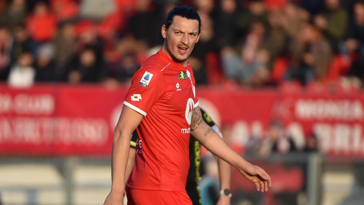 Nazione: "Per rinforzare la panchina può interessare Djuric, l'obiettivo dei viola intanto è cedere Nzola e ikone" - 
