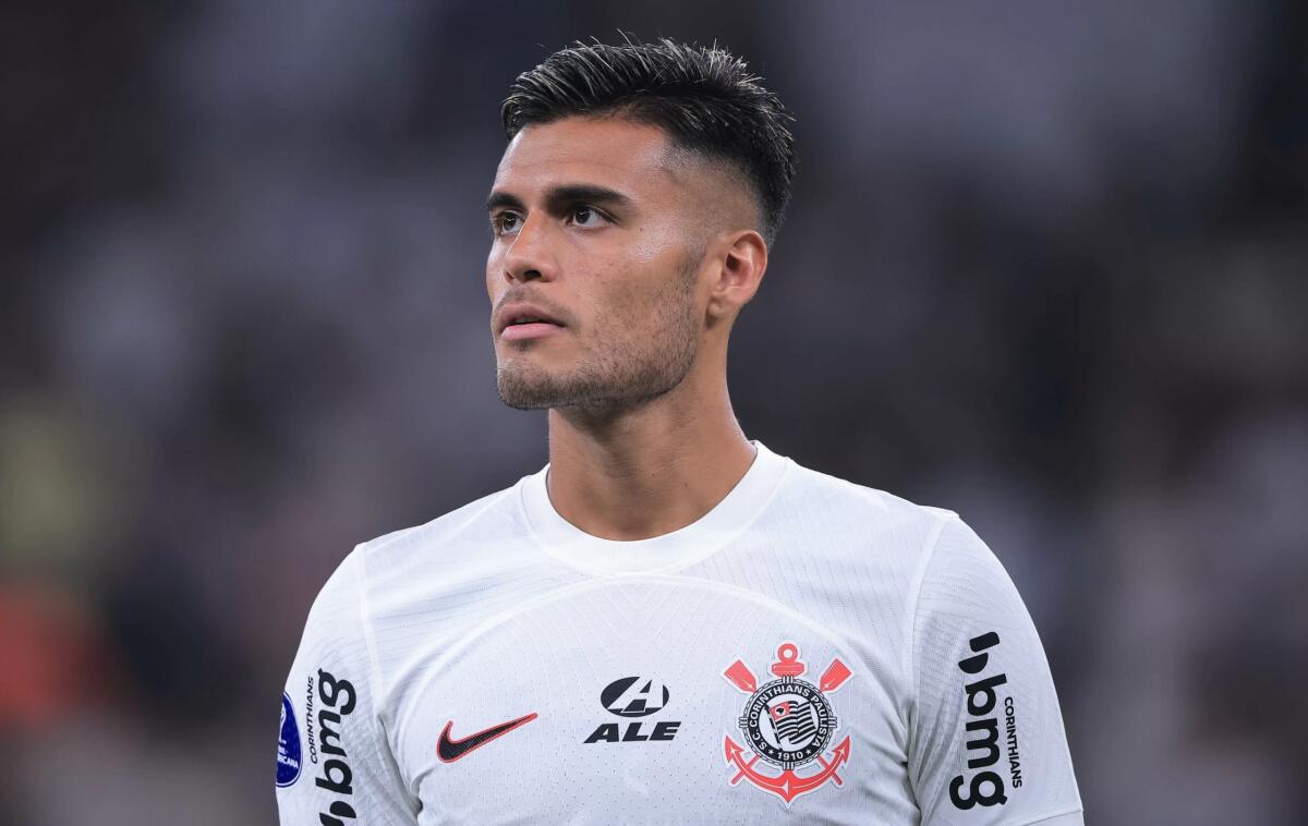 Di Marzio: "La Fiorentina pensa a Vera, centrocampista classe 2000 del Corinthias. In attacco piace Delap" - 