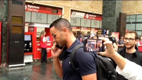 Palladino è arrivato a Firenze, adesso al Viola Park per la firma sul contratto. Le foto in stazione