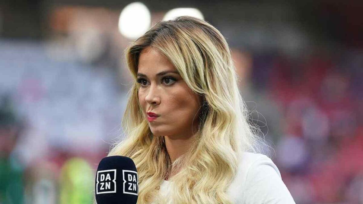 Dazn in difficoltà, ridotti i giornalisti da 30 a 15, solo 5 partite su 10 avranno i bordocampisti - 