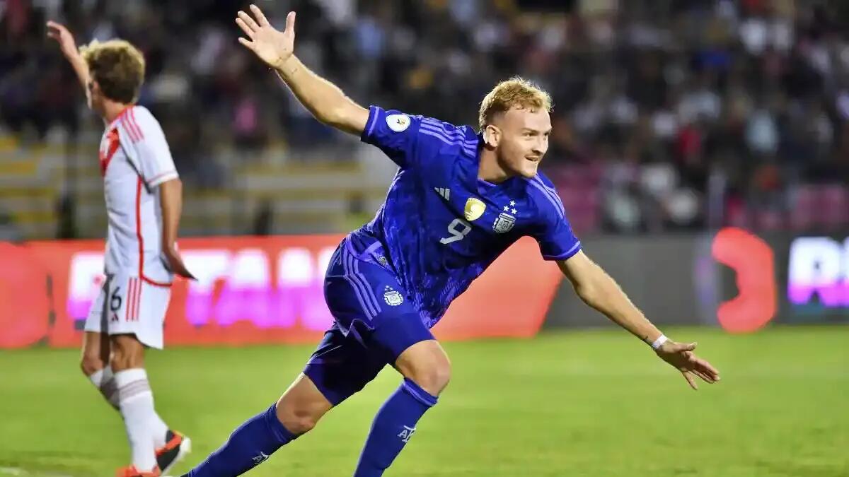 Sky riporta: "La Fiorentina pensa a Gondou, compagno di Beltrán in Nazionale, per rinforzare l'attacco" - 