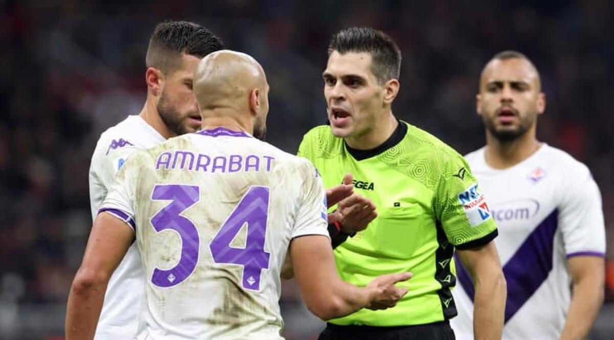 Sarà l'arbitro Sozza a dirigere Fiorentina-Venezia. Tre i precedenti: i viola non hanno mai vinto - 