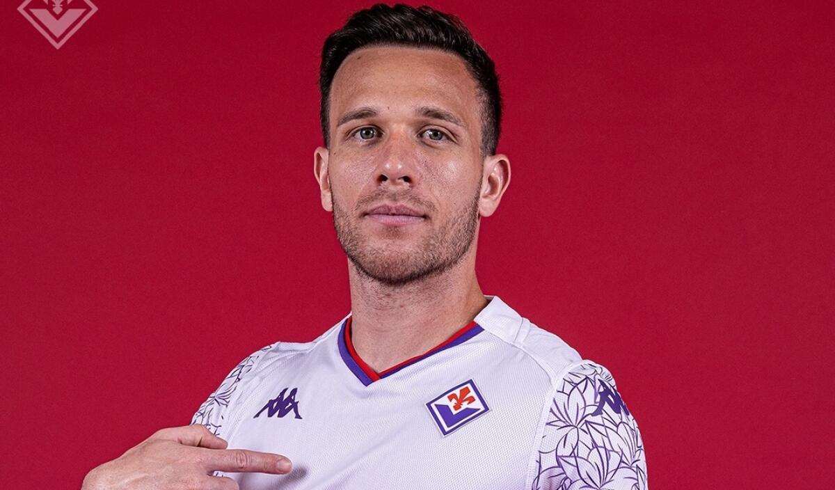 TMW: “Arthur vuole tornare alla Fiorentina, sta spingendo con i suoi agenti per convincere la Fiorentina” - 