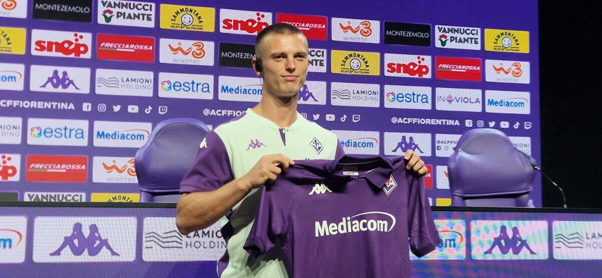 Gudmundsson e la traduzione errata del traduttore durante la conferenza stampa di presentazione - 