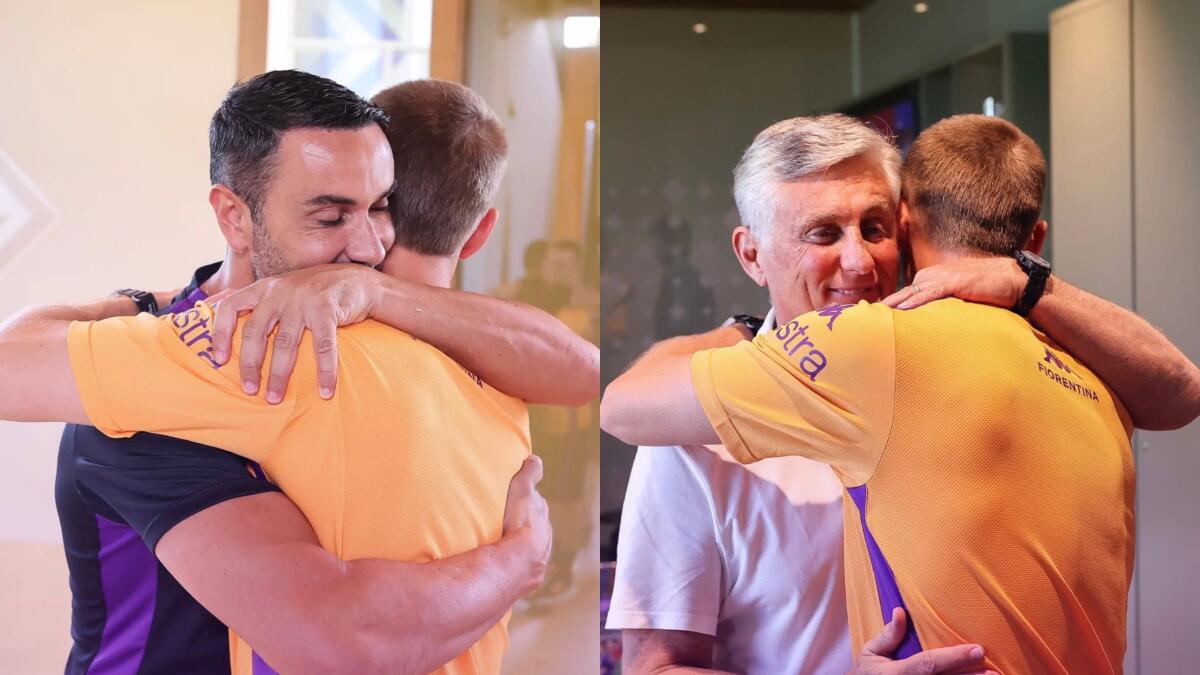 L’arrivo di Gudmundsson al Viola Park. Abbracci e sorrisi con Palladino e i dirigenti - 