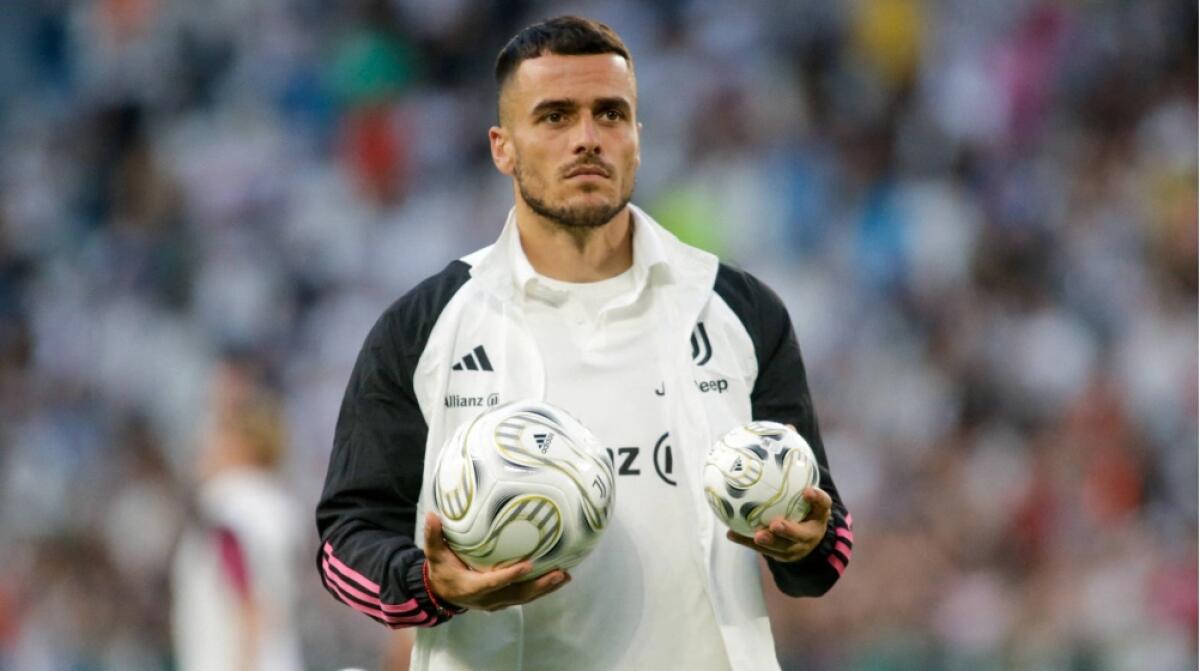 Da Torino: "Tra oggi e domani Kostic alla Fiorentina in prestito con obbligo di riscatto a 4 milioni" - 