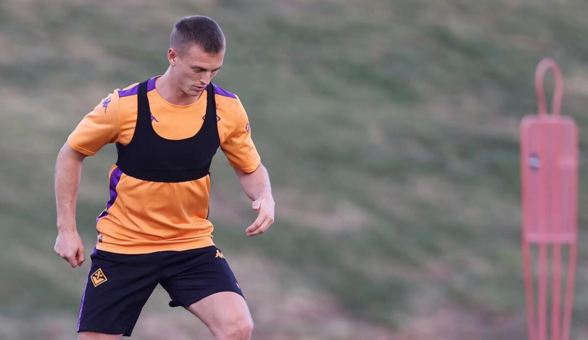 Gudmundsson ha svolto il primo allenamento sul campo con il resto del gruppo. La foto della Fiorentina - 