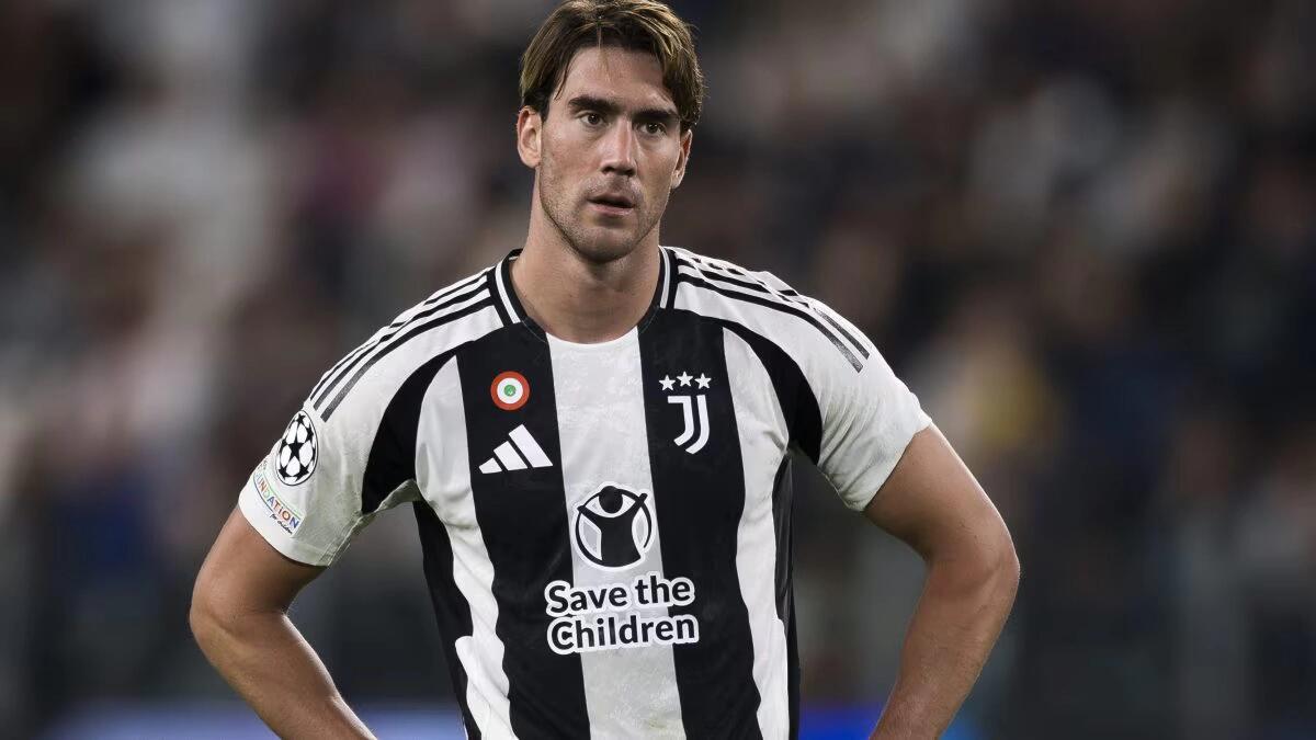 Vlahovic un fantasma con il Napoli, tocca solo 6 palloni e Motta lo toglie all'intervallo - 