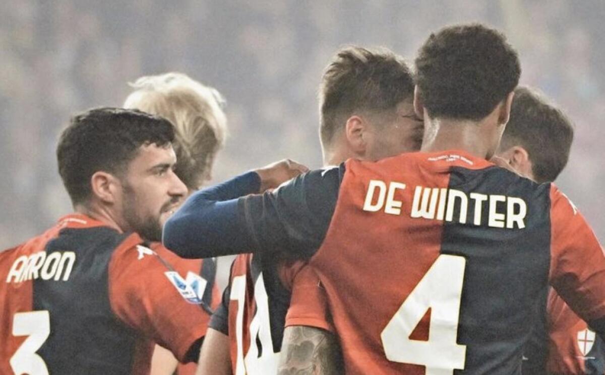 L'incornata di De Winter riacciuffa la Roma al 96' e beffa De Rossi (espulso): termina 1-1 a Marassi - 