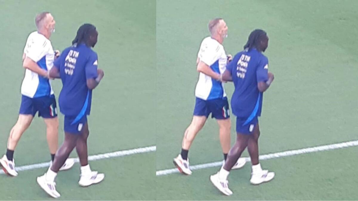 Kean si allena a parte con la Nazionale a Coverciano. Lavoro personalizzato con scarpe da ginnastica - 