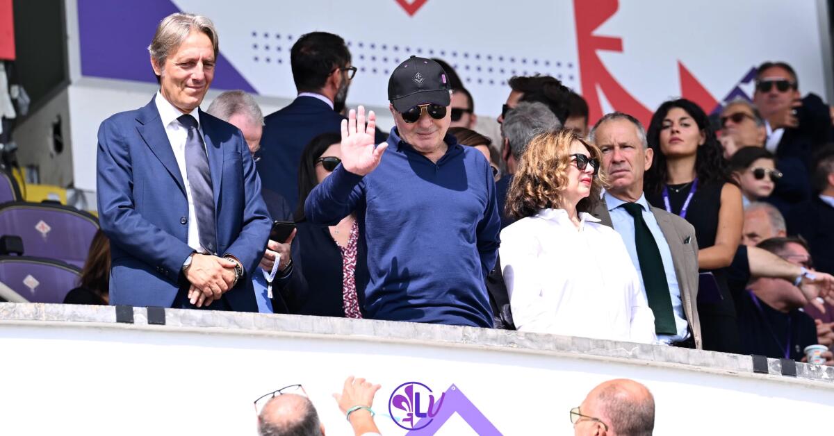 Nazione: “Commisso con il cappellino “alla Beppe Iachini”, la Fiorentina trionfa. Sarà un nuovo portafortuna?” - Firenze, Stadio Artemio Franchi, 22.09.2024, Fiorentina-Lazio, foto Lisa Guglielmi. Copyright Labaroviola.com
