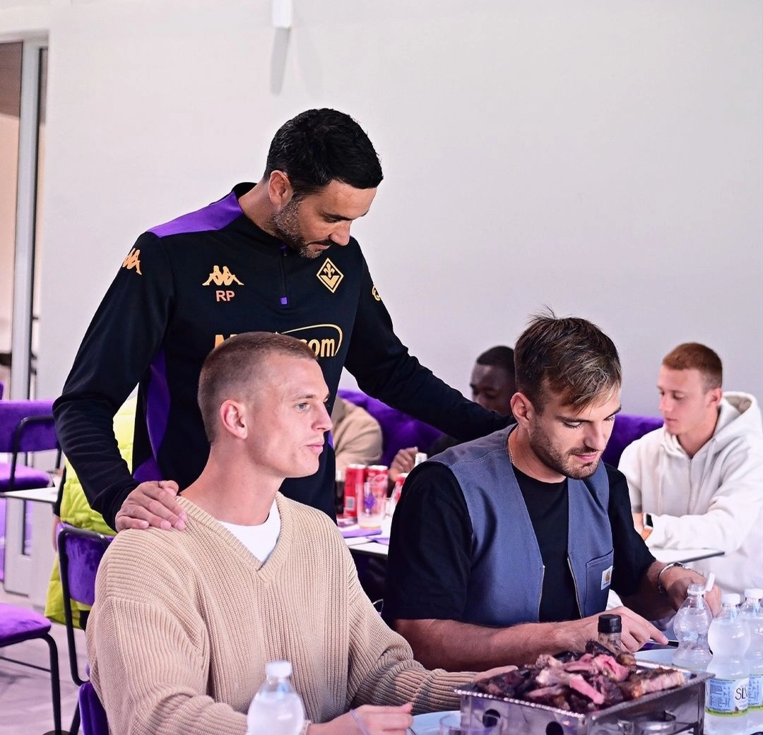 Grigliata al Viola Park, tutta la Fiorentina insieme a pranzo, c'è anche Commisso. Ecco tutte le foto