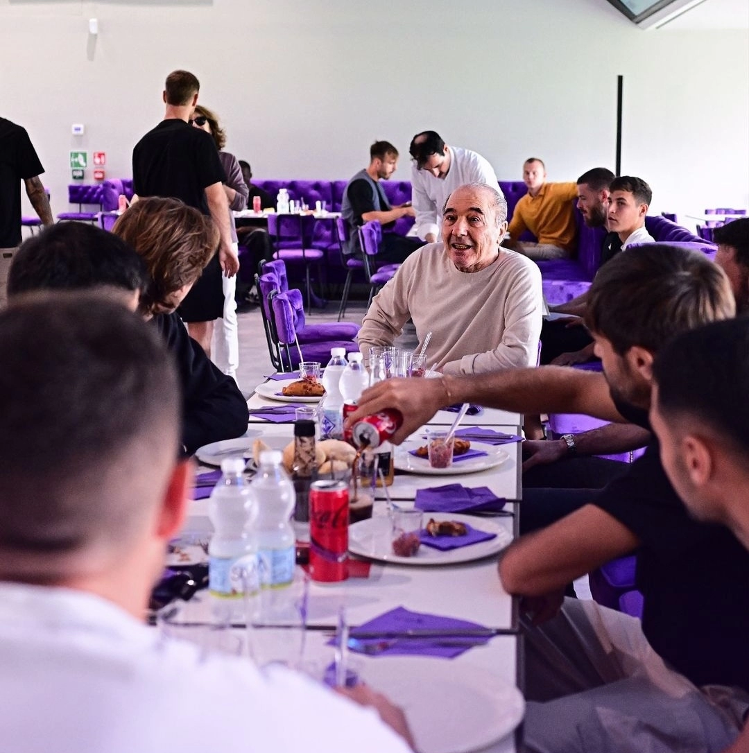 Grigliata al Viola Park, tutta la Fiorentina insieme a pranzo, c'è anche Commisso. Ecco tutte le foto