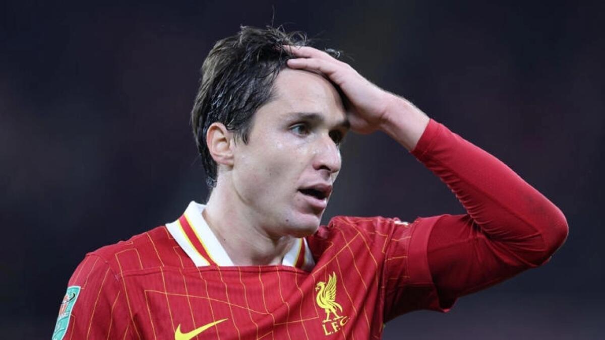 Slot (All.Liverpool): "Il rientro di Chiesa? difficile stabilirlo dato che si allena qualche giorno e s'infortuna di nuovo" - 