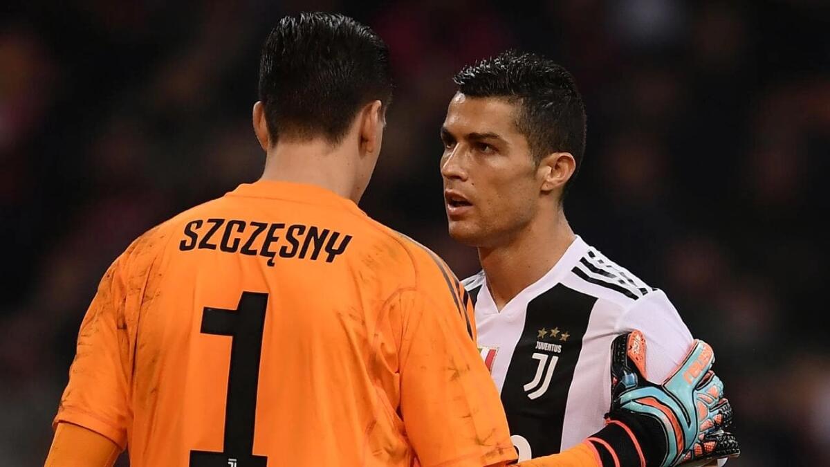 Ronaldo prende in giro la Juventus, a Szczesny dice: "Per giocare in un grande club ti sei dovuto ritirare" - 