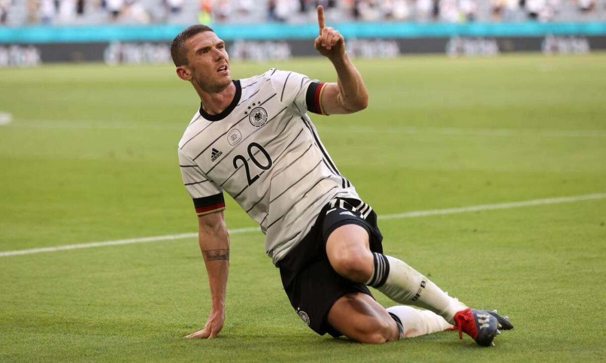 Gosens ritrova la nazionale tedesca, mezz'ora in campo nella vittoria della Germania sulla Bosnia - 