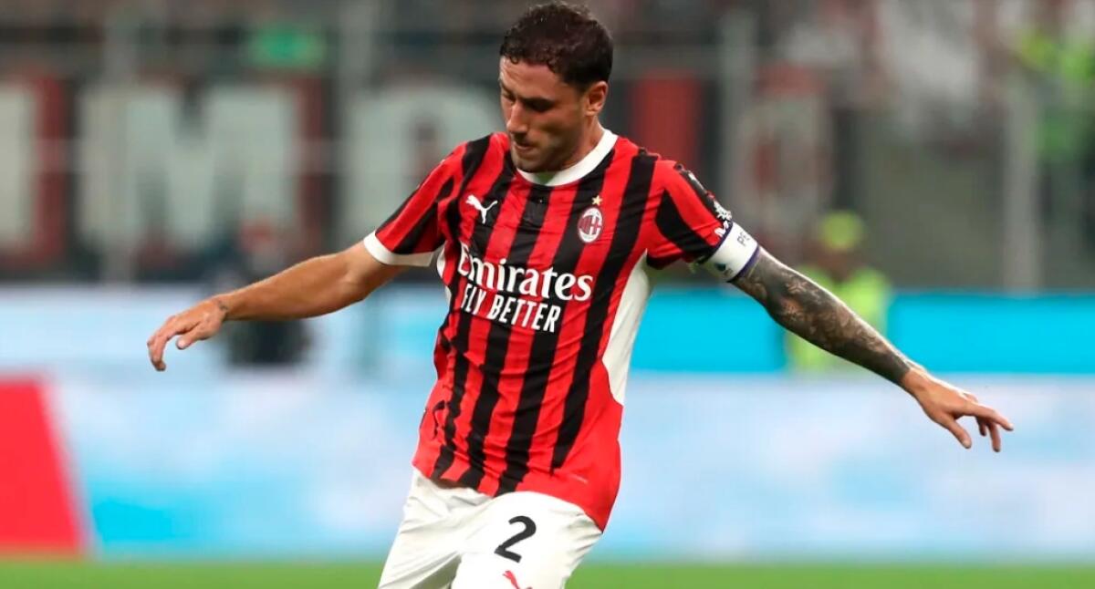 Sky Sport: "Milan, problema al polpaccio sinistro per Calabria. Il difensore salterà la Fiorentina" - 