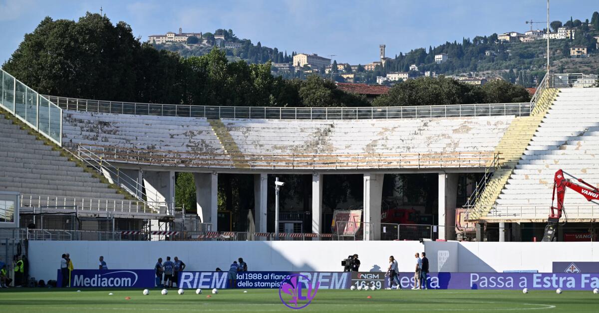 Problemi in Curva Fiesole, ci sono delle rocce non previste: i lavori potrebbero andare più lenti - Firenze, Stadio Artemio Franchi, 25.08.2024, Fiorentina-Venezia, foto Lisa Guglielmi. Copyright Labaroviola.com