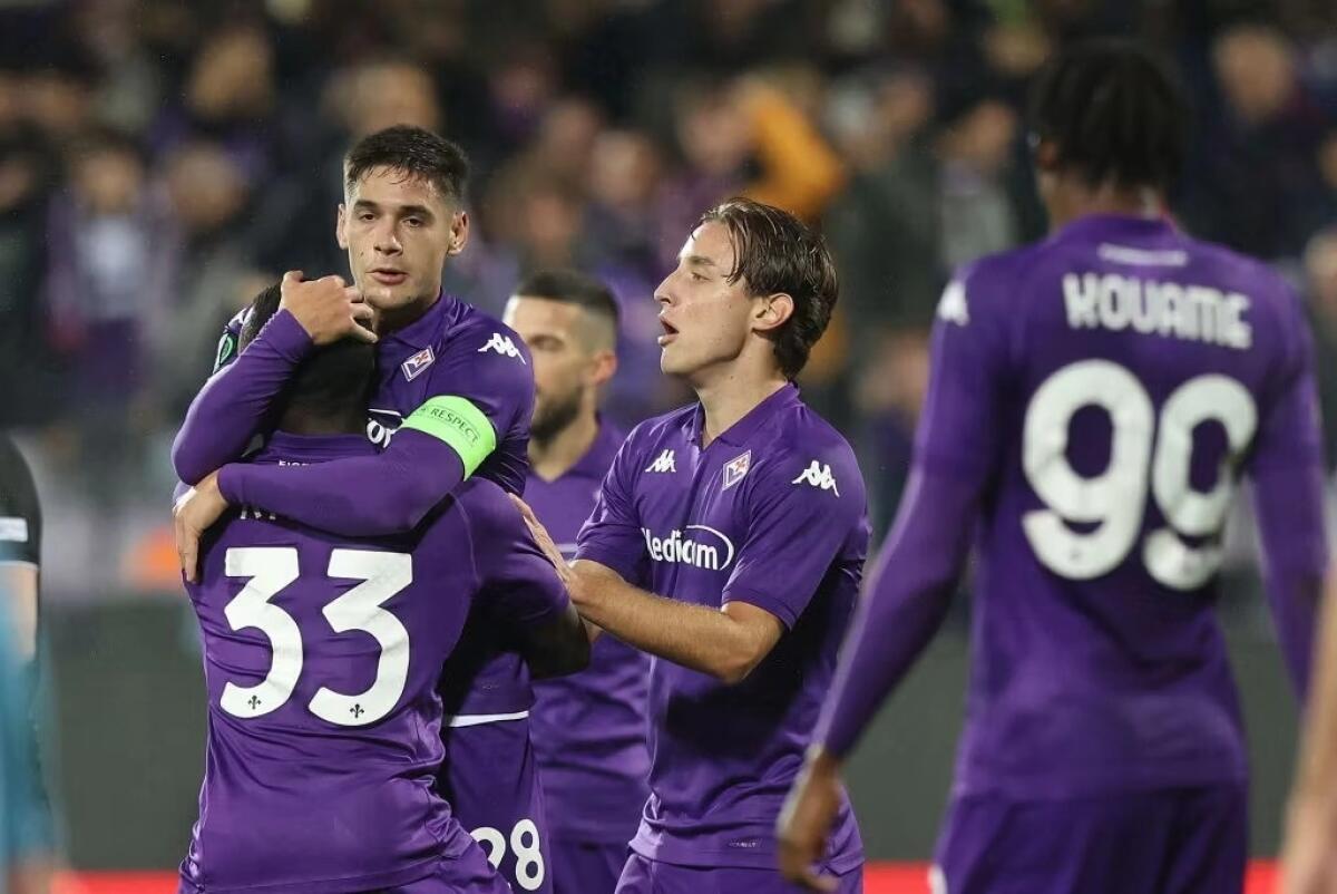La Fiorentina aggancia il 6° posto in Conference League, intanto si è assicurata di giocare i playoff - 