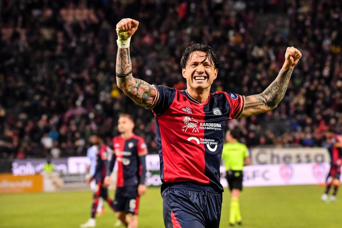 Lapadula in dubbio per Fiorentina-Cagliari, è l'unico giocatore del Cagliari che si allena a parte - 