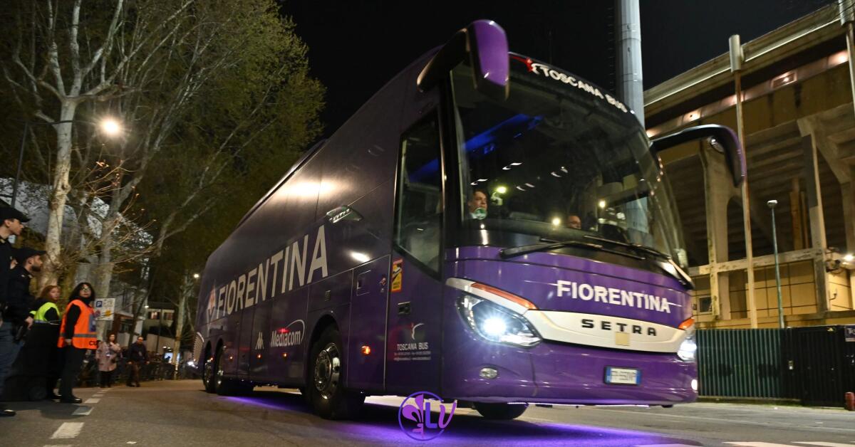 Maltempo a Firenze, ma tutto risolto per il volo per il Portogallo: la Fiorentina partirà dall'aeroporto di Pisa - Firenze, Stadio Artemio Franchi, 30.03.2024, Fiorentina-Milan, foto Lisa Guglielmi. Copyright Labaroviola.com