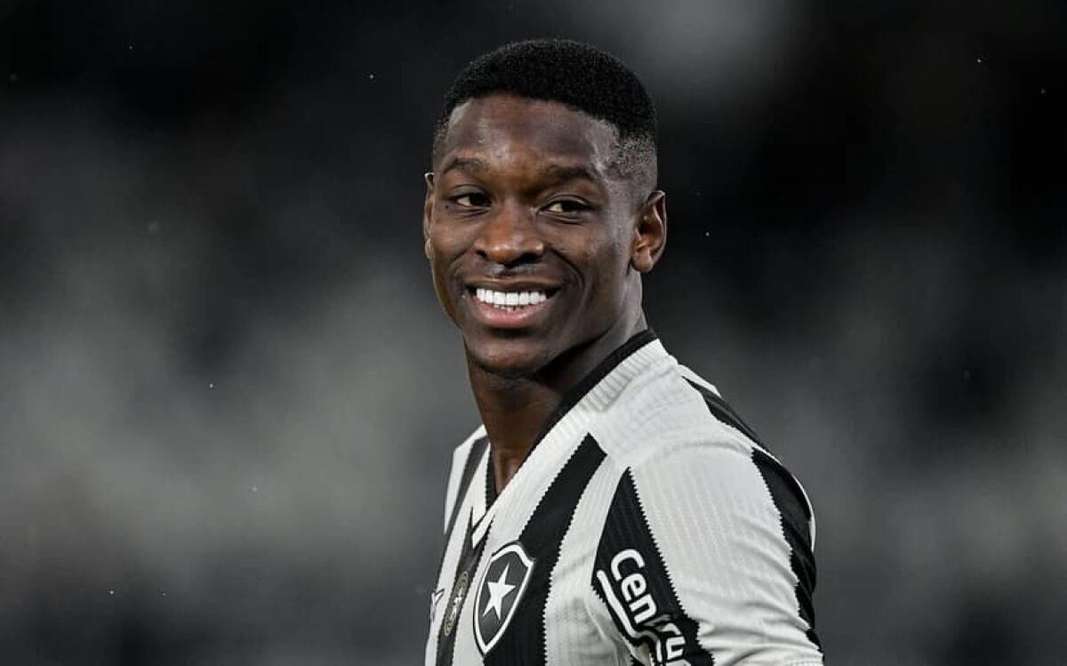 Romano: "La Fiorentina ha fatto un'offerta per Luiz Henrique. Operazione difficile perché è una stella del club" - 